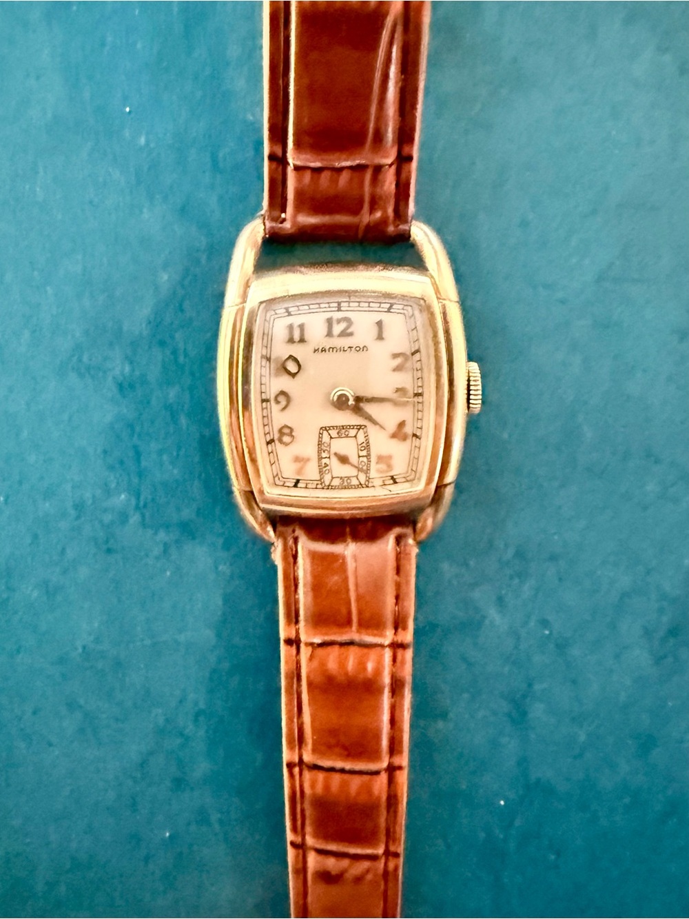 Hamilton Vintage 10k GF 17j Wristwatch in Gold Tone with Brown Leather Strap - Picture 8 of 8